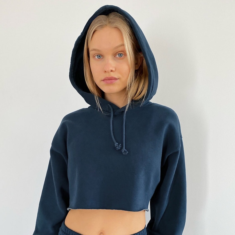 TNA cropped boyfriend hoodie in carbon black